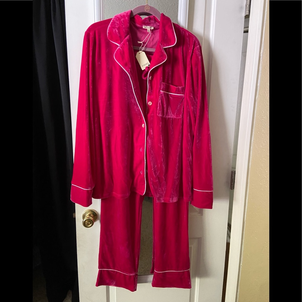 Jodifl velvet pajama set- excellent condition